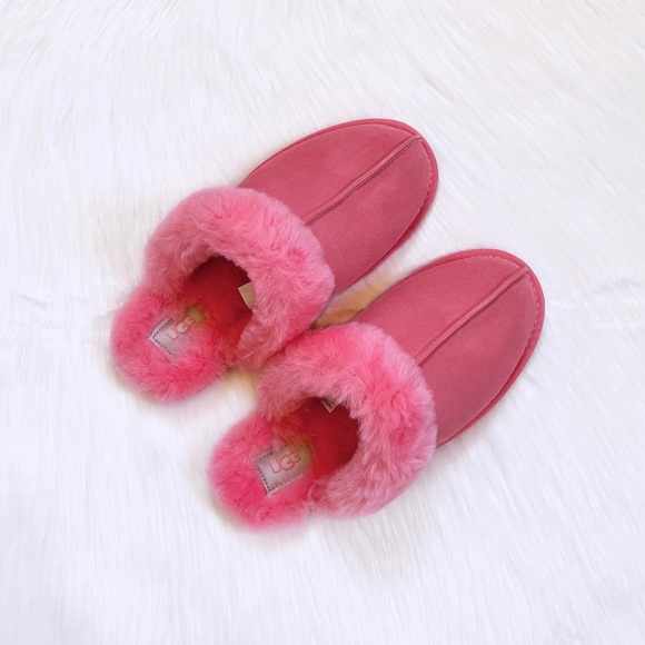 UGG Scuffette II Strawberry Sorbet Suede Slippers - Picture 4 of 8
